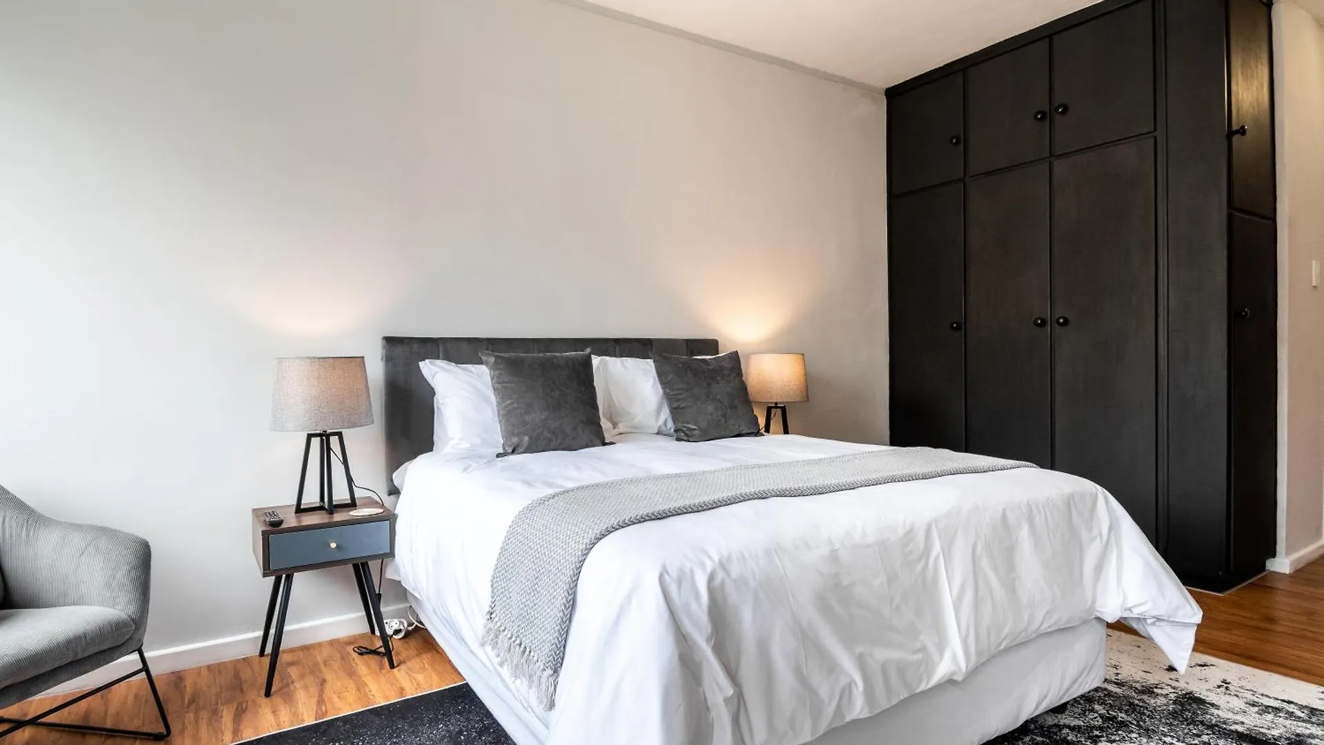 City Studio Walk To Cticc & V&A Cape Town Apartment